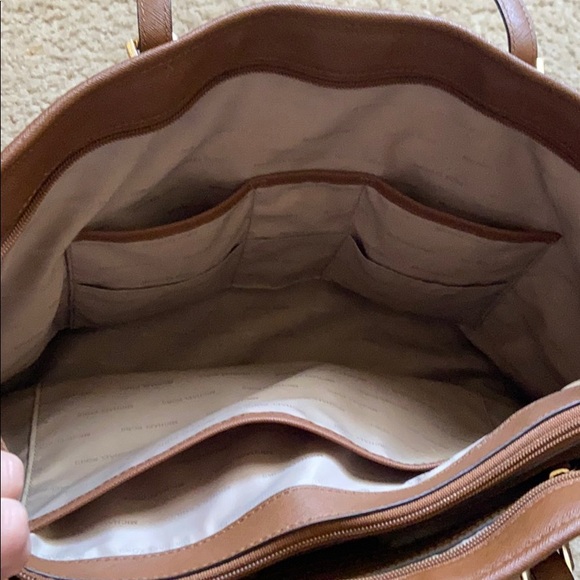 Michael Kors Tote Bag - Picture 5 of 7